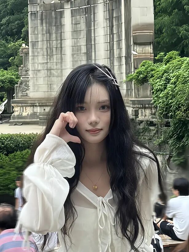 罗晓雯.jpg