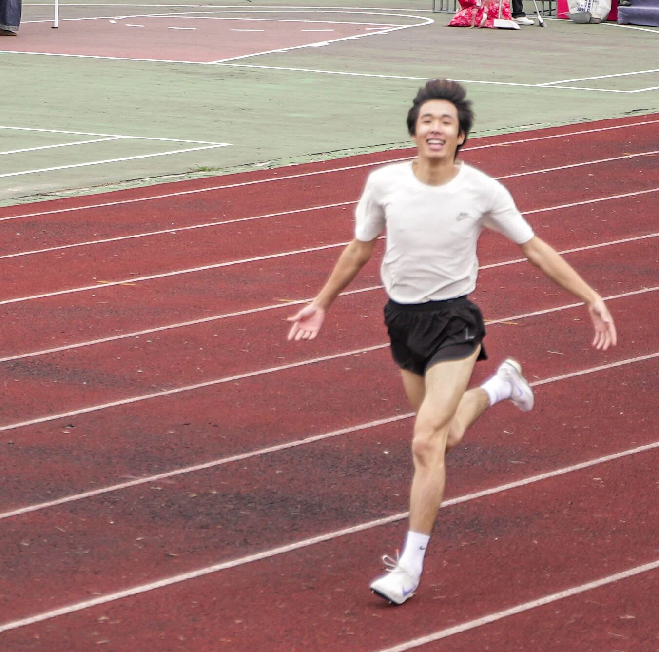 1762152828597833.jpg b991189d5763a09fa5c1dcc2a9d637e4.jpg